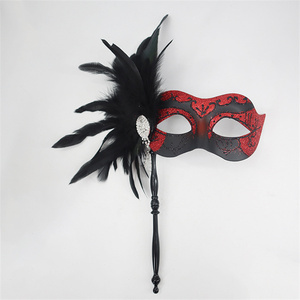 Maschera <span class=keywords><strong>Nera</strong></span> Verniciata a Spruzzo con Piume, Trucco Sensuale, Maschera per Occhi di Lusso con Fiore Laterale Dipinto a Mano - Product Image 3