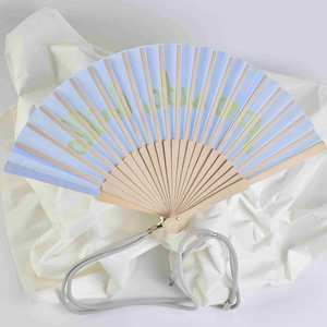 Éventails pliants portables en soie Ywbeyond, éventails à main en bambou gravés sur mesure, souvenirs de mariage personnalisés, cadeaux pour invités, Philippines - Product Image 5