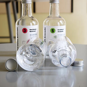 ताजा निचोड़ने वाले फल रस के लिए लंबे गर्दन के गोल आकार के साथ रचनात्मक डिस्पोजेबल पालतू प्लास्टिक पेय बोतल - Product Image 4