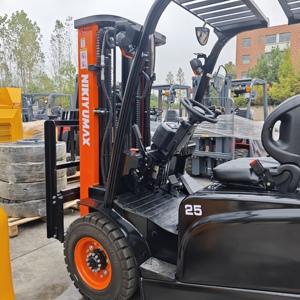 Nouveau camion de 2,5 tonnes à batterie haute tension avec déplaceur latéral - Product Image 6