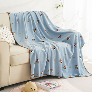 Manta de poliéster con estampado de cachorro azul de dibujos animados, suave y cálida, para bebés, con dobladillo ondulado decorativo, venta al por mayor de fábrica OEM - Product Image 1