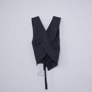 कार एंड ट जा <span class=keywords><strong>2026</strong></span> नई गर्मियों में महिलाओं का स्वभाव बहुमुखी स्लिम बैक क्रॉस डिज़ाइन बनियान - Product Image 3