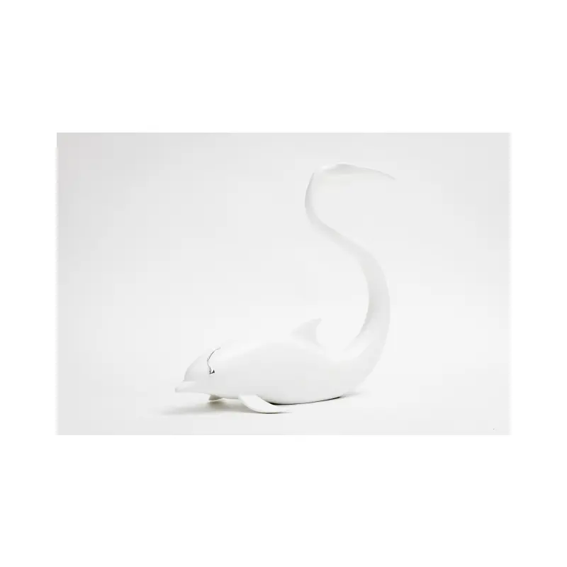 Italienisches zeitgenössisches Design Natur-Themen dekorative Objekte unregelmäßige Form weißer Delfin Glasfaser-Metallhandwerk