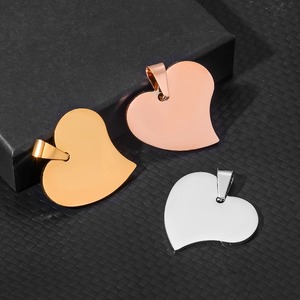 Collier pendentif en acier inoxydable en forme de cœur pour chien, accessoires de bijoux pour animaux de compagnie, breloque d'identification pour chien, 4 couleurs, vente en gros - Product Image 5
