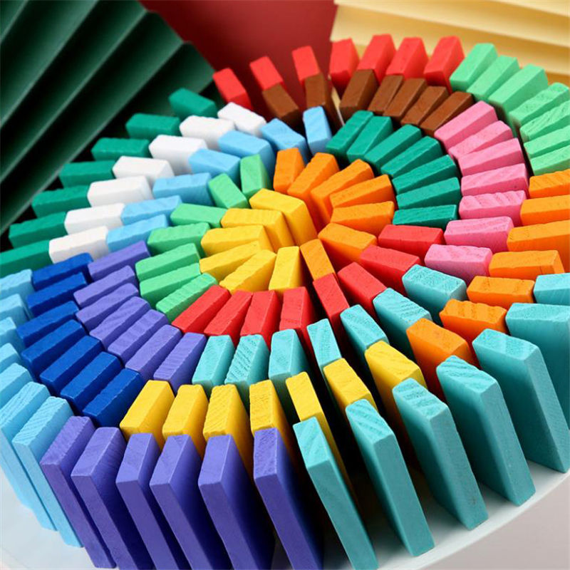 มีสีสัน