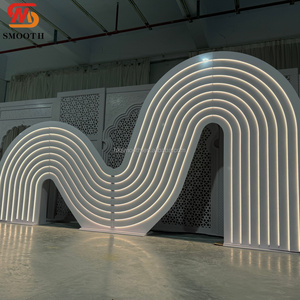 แผงฉากหลังอะคริลิค PVC รูปทรงโค้งมนพรีเมียม พร้อมไฟ LED สำหรับงานแต่งงาน ฉากหลังเรืองแสงแบบกำหนดเอง - Product Image 1
