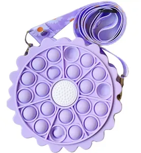 Sac à main rond en silicone motif donut arc-en-ciel, jouet sensoriel Push It, sac à dos anti-stress - Product Image 2