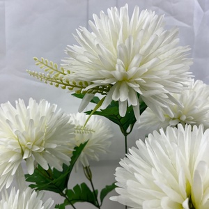 Bouquet <span class=keywords><strong>de</strong></span> chrysanthèmes artificiels en soie blanche, fausses fleurs <span class=keywords><strong>pompons</strong></span>, feuillage vert pour la décoration <span class=keywords><strong>de</strong></span> la maison, du vase, du mariage et des commémorations - Product Image 3