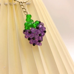 Porte-clés Fraise Mignonne Faite à la Main pour Femme, Vente en Gros Usine, Idéal comme Cadeau Promotionnel ou Porte-Monnaie - Product Image 4