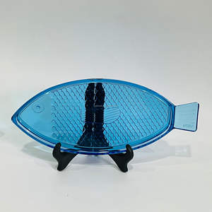 Fatto a mano eco-friendly per uso alimentare nuoto pesce a forma di piatto in vetro su misura di colore verde incisione per biscotti pane carne - Product Image 2