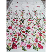 Tissu en Tulle Brodé de Fleurs de Luxe – Tissu Brodé de Roses Colorées pour Robe de Soirée – Grande Vente