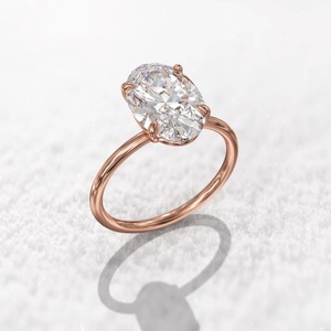 Anillo de compromiso de diamante cultivado en laboratorio solitario ovalado de 4 quilates IGI Certificado en oro de 14K 18K o platino elegante alto perfil personalizado - Product Image 1