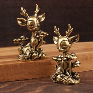 Figurine de cerf en laiton, 2 pièces, décoration de maison, ornement de table de salon, motif de plante, design de nuage porte-bonheur - Product Image 1