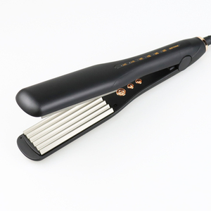 <span class=keywords><strong>Piastra</strong></span> Arricciacapelli Elettrica Portatile a LED con 6 Denti in Titanio, Funzione di Spegnimento Automatico, Strumento per Styling e Volume - Product Image 2