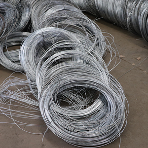 <span class=keywords><strong>Fil</strong></span> <span class=keywords><strong>de</strong></span> <span class=keywords><strong>fer</strong></span> galvanisé à chaud à faible teneur en carbone et à haute teneur en zinc, longue durée <span class=keywords><strong>de</strong></span> vie, pour la fabrication <span class=keywords><strong>de</strong></span> clôtures en treillis métallique et les projets <span class=keywords><strong>de</strong></span> construction - Product Image 3