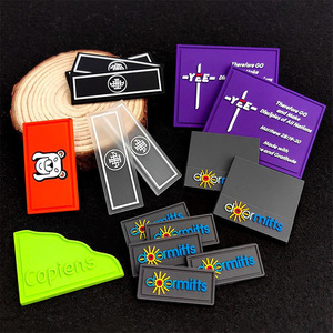 Tùy chỉnh 3D mềm PVC Logo Nhiệt Báo Chí nổi Silicone trong suốt rõ ràng cơ sở Màu sắc PVC cao su các bản vá lỗi Velcro may trên quần áo - Product Image 4