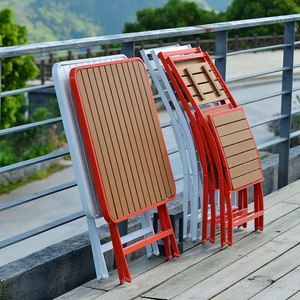 Tavolo da giardino per il tempo libero e sedia Set tre pezzi da campeggio all'aperto per il tempo libero in ferro battuto pieghevole in legno di plastica tavolo e sedia