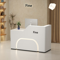 Comptoir de réception minimaliste moderne en bois, idéal pour les petites boutiques de vêtements féminins, les bars et les salons de beauté.