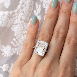 Anello Rettangolare Scintillante da Donna, Gioiello di Lusso alla Moda - Product Image 2