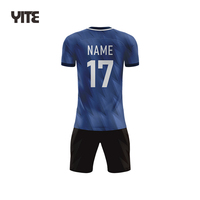 Ensemble de chaussettes de football à prise personnalisée Nouveau design Vêtements de sport pour hommes Ensemble de maillots de football sublimation vintage en polyester à séchage rapide