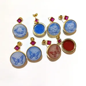 Boho Perhiasan Cameo Ukiran Bulat, Desain Lucu Kucing Kupu-kupu Ladybug Cameo Lapis Emas Bezel Antik Anting-Anting Kancing Biru Merah