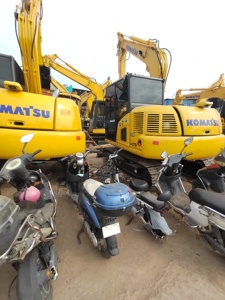 Montacargas Komatsu 70 de Primera Calidad, 7 Toneladas, 90% Nuevo, Original, con EPA, CE, Montacargas Agrícola Usado de 7 Toneladas - Product Image 3