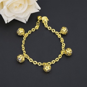 Bracelet à breloques en forme de cœur en laiton plaqué or 24 carats pour femmes, bijoux de mode JXX, styles multiples, vente en gros - Product Image 6