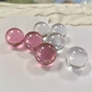ลูกปัดทรงกลมเรียบสีชมพู/ขาวขนาด 30 มม. ประดับด้วยเพชร CZ คิวบิกเซอร์โคเนีย ไม่มีรู สำหรับโชว์สินค้า - Product Image 1
