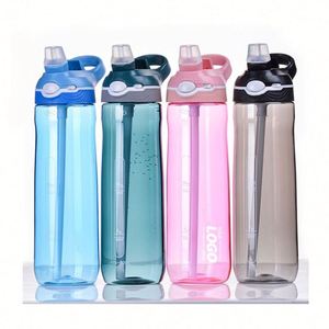 Botellas de Agua de 24 oz Libres de BPA, Azul Claro y Negro, con Pajita y Tapa Abatible, a Prueba de Fugas, para Gimnasio, Oficina o Viajes, Personalizadas - Product Image 1