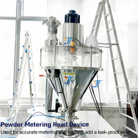 Machine de remplissage et de scellage verticale haute vitesse pour poudres avec remplisseur à vis sans fin, pour l'emballage de poudre de café, de matcha et d'assaisonnements en sachets stand-up