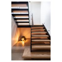 Escalier en bois massif de haute qualité Prima pour villa intérieure