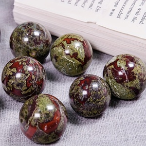 Vente en gros de sphères de cristal de sang de dragon de style bohème, pierre de guérison naturelle pour la décoration intérieure unique et les cadeaux de vacances - Product Image 3