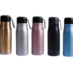 Bouteille d'eau isotherme Knight de 450 ml et 550 ml avec corde de transport, thermos portable en acier inoxydable 304, bouteille avec logo personnalisé - Product Image 5
