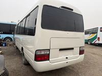 Véhicule d'affaires d'occasion Coaster Executive 29 places, transmission manuelle, diesel, 6 cylindres, 1HZ, norme Euro 3