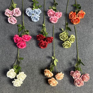 Bouquet de roses artificielles en soie à bords frisés pour décorations de mariage et décorations au sol - Product Image 2