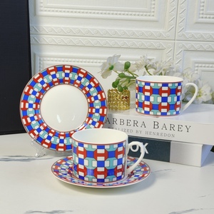 ชุดกาแฟและชาพอร์ซเลนหรูหราสไตล์ยุโรปขายดี 2 ถ้วยพร้อมจานรอง - Product Image 5