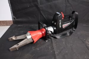 ciseaux de coupe hydrauliques pour pompiers DYPC-72 - Product Image 3