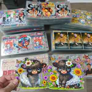 20000 ערכות נושא כדורגל, הדפסת מדבקות בהתאמה אישית בסיטונאות, כוסות טרמיות 16oz ו-20oz עמידות למים, הדפסת העברה, כדור שלג, הדפסת UV DTF, עיטוף לכוסות - Product Image 1