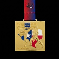 Médaille commémorative personnalisée carrée en métal doré, médaille de championnat d'arts martiaux avec ruban pour les événements sportifs de Taekwondo