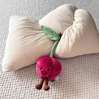 Collection JC – Peluche super douce en forme de fruit avec base lestée (Pêche, Poire, Cerise) – Cadeau d'anniversaire anti-stress pour enfants