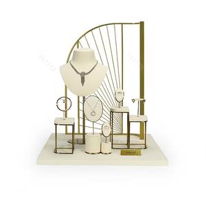 Espositore <span class=keywords><strong>per</strong></span> Gioielli in Microfibra Premium con Cornice Dorata, Perfetto <span class=keywords><strong>per</strong></span> Esporre Collane, Orecchini, Anelli e Bracciali nelle Boutique - Product Image 6