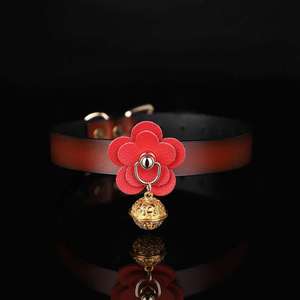 Collar SM de Cuero Vintage de Lujo con Campana Floral - Gargantilla de Cuero Genuino Impermeable para Adultos, Restricción de Cuello para Juego de <span class=keywords><strong>Dominación</strong></span> - Product Image 5
