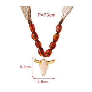Collar con Colgante de Calavera de Toro Estilo Boho Occidental de Asu con Cinta de Estampado de Leopardo y Cuentas de Ámbar - Joyería de Estilo Étnico para Mujer - Product Image 4