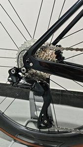 Complet Ultralight |   Fourche intégrée avec roues, barre intégrée, frein à disque Flat Mount, 105 DURA-ACE Di2 ST9270-24s Full - Product Image 3