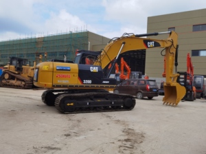 รถขุดตีนตะขาบ CAT 320D มือสองพร้อมใช้งาน ชั่วโมงการทำงานต่ำ สีเดิม อะไหล่แท้ - Product Image 4