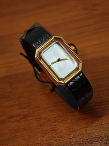 Nuevo Modelo 2026, Reloj de Cuarzo Dorado para Mujer, Estilo Simple, Moderno y Elegante, Venta al Por Mayor de Fábrica - Product Image 4