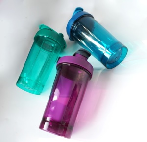 ขวดเชคโปรตีนพลาสติกใส ปราศจากสาร BPA ขนาด <span class=keywords><strong>500</strong></span> มล. 700 มล. สำหรับออกกำลังกายและเล่นกีฬา พร้อมโลโก้สั่งทำ - Product Image 6