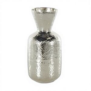 Elegante Florero de Metal Hecho a Mano con Forma Artística, Colores Personalizables para Decoración de Centros de Mesa y Arreglos Florales - Product Image 1