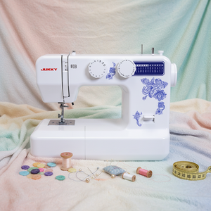 Nuova Macchina da Cucire Elettrica Multifunzione Domestica JK 6824 per <span class=keywords><strong>Abiti</strong></span> e <span class=keywords><strong>Sartoria</strong></span> con Asola Automatica e Infilatura Automatica - Product Image 1