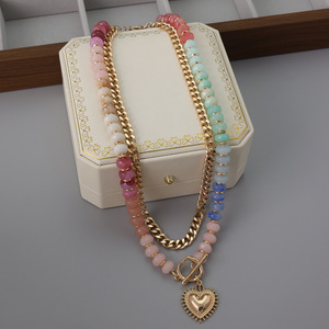 Collar de cadena delicado con cuentas acrílicas de color dopamina, ecológico, estilo único de capas, con colgante de corazón para mujer - Product Image 5